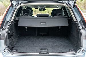 Volvo  UZ MY23 Ultimate B6 AWD Dark