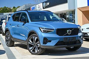 Volvo  XC40 Ultra, B4 AWD Mild hybrid, Petrol, Dark