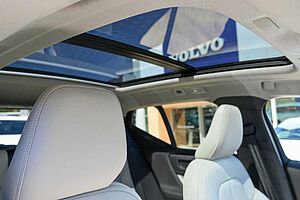 Volvo  XC40 Ultra, B4 AWD Mild hybrid, Petrol, Dark