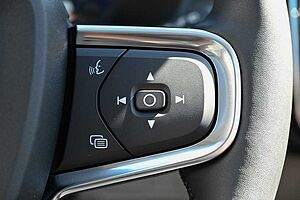 Volvo  XC40 Ultra, B4 AWD Mild hybrid, Petrol, Dark