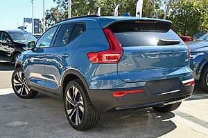 Volvo  XC40 Ultra, B4 AWD Mild hybrid, Petrol, Dark
