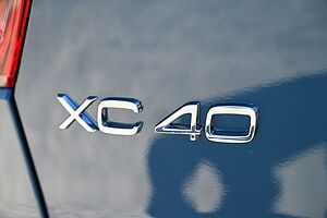 Volvo  XC40 Ultra, B4 AWD Mild hybrid, Petrol, Dark