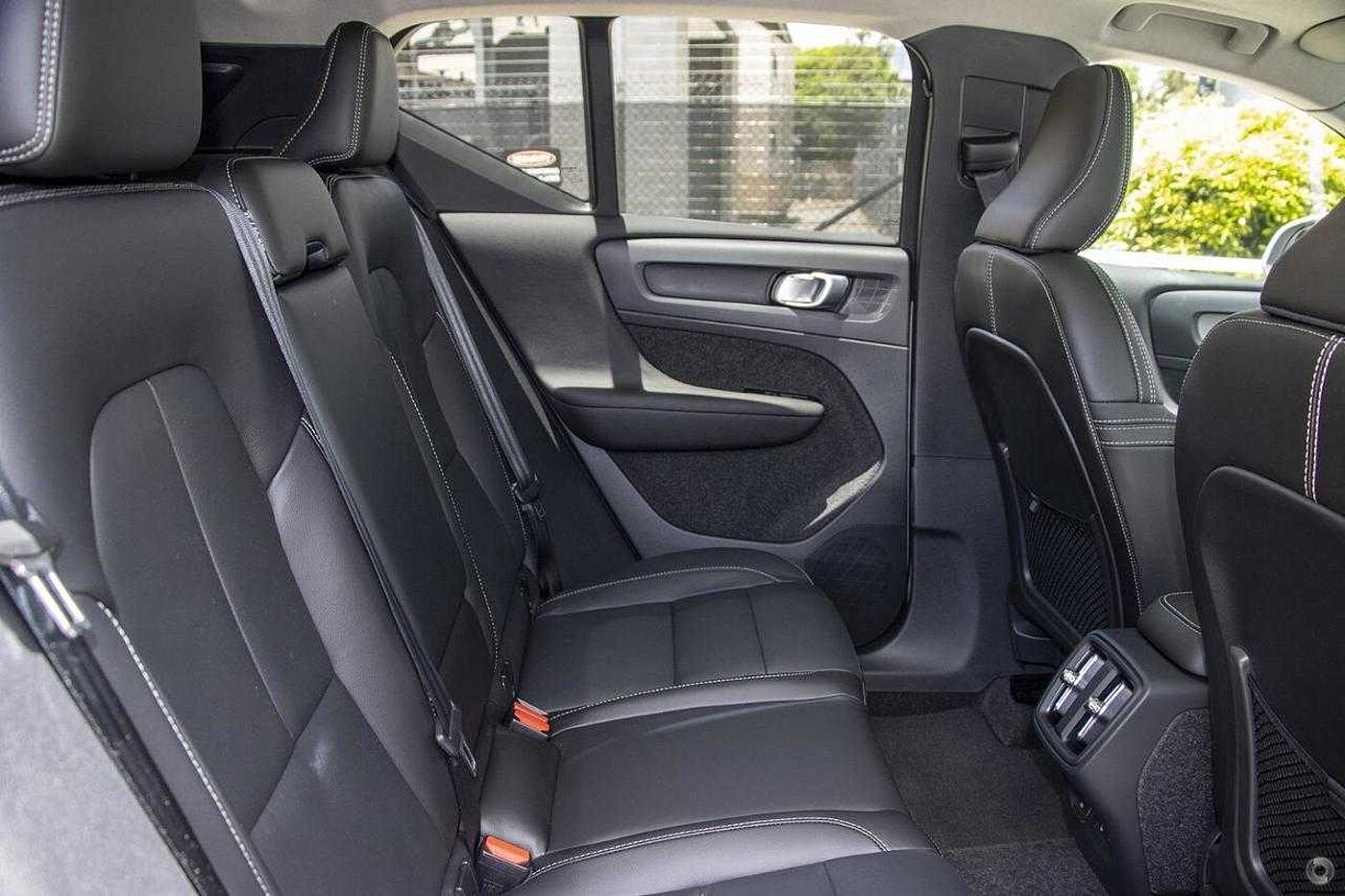 Volvo  XC40 Plus, B4 Mild hybrid, Petrol