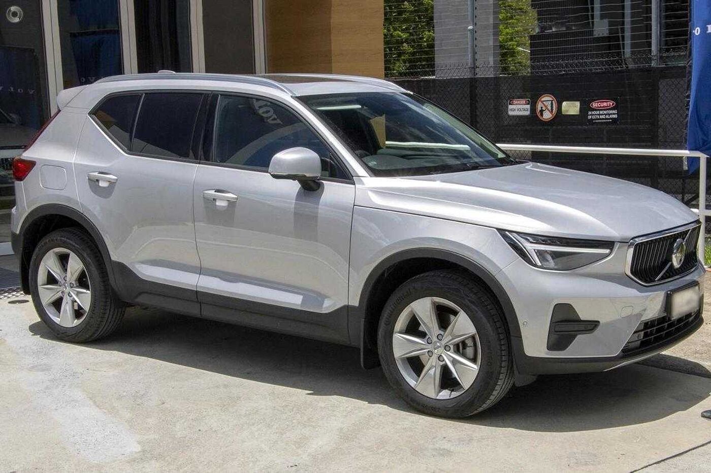 Volvo  XC40 Plus, B4 Mild hybrid, Petrol