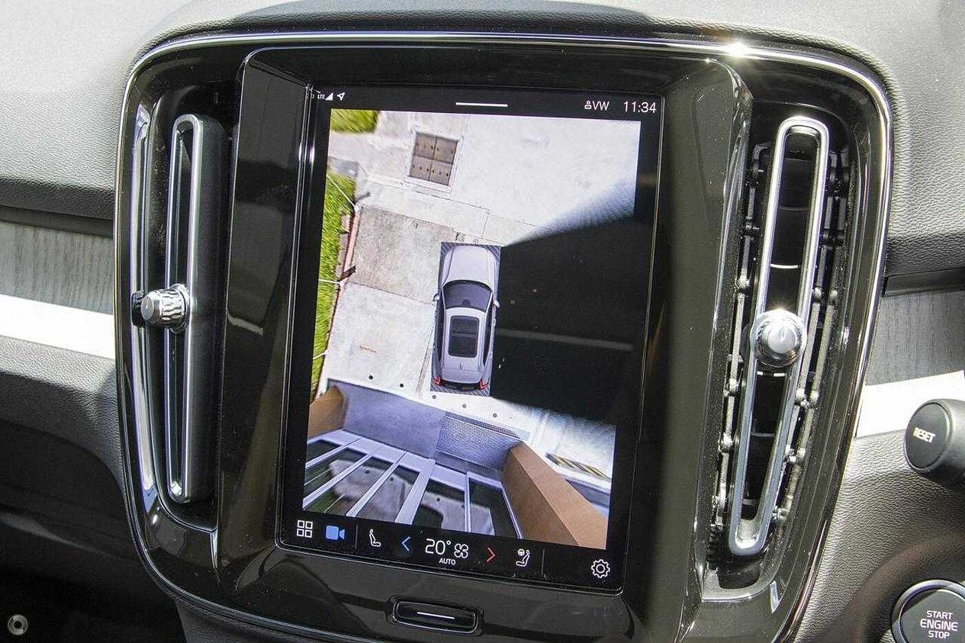 Volvo  XC40 Plus, B4 Mild hybrid, Petrol