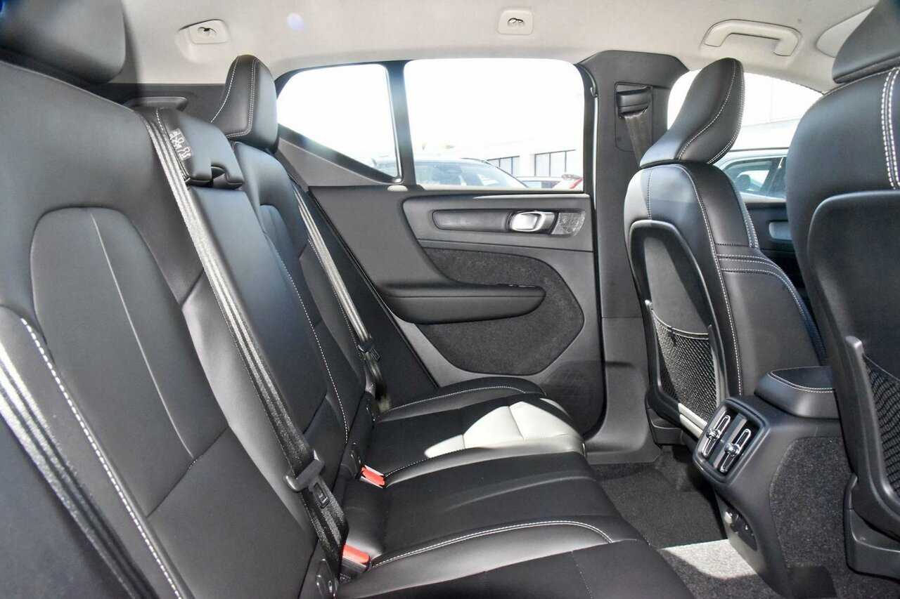 Volvo  XC40 Ultra, B4 AWD Mild hybrid, Petrol, Bright