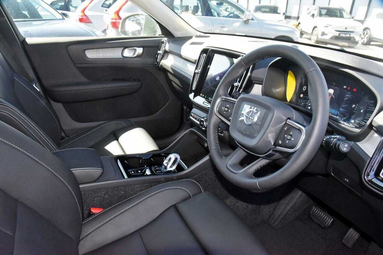 Volvo  XC40 Ultra, B4 AWD Mild hybrid, Petrol, Bright