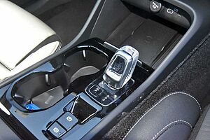 Volvo  XC40 Ultra, B4 AWD Mild hybrid, Petrol, Bright