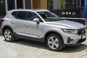 Volvo  XC40 Plus, B4 Mild hybrid, Petrol