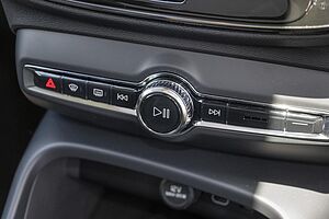 Volvo  XC40 Plus, B4 Mild hybrid, Petrol
