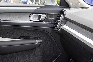 Volvo  XC40 Plus, B4 Mild hybrid, Petrol