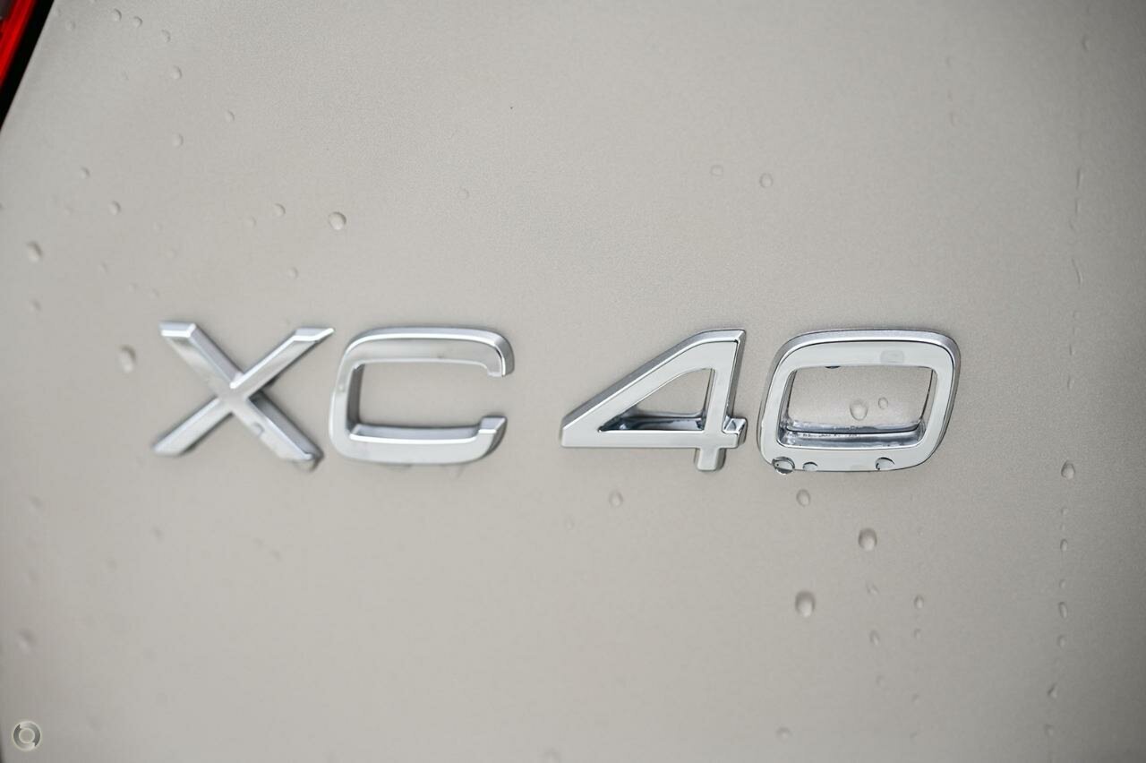 Volvo  XZ MY23 Ultimate B4 AWD Bright