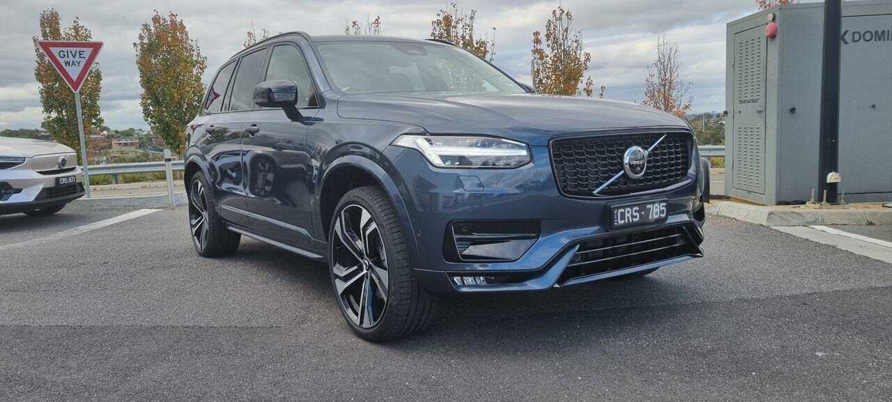 Volvo  XC90 Ultimate, B6 Mild Hybrid, Petrol, Dark, 7 Seats