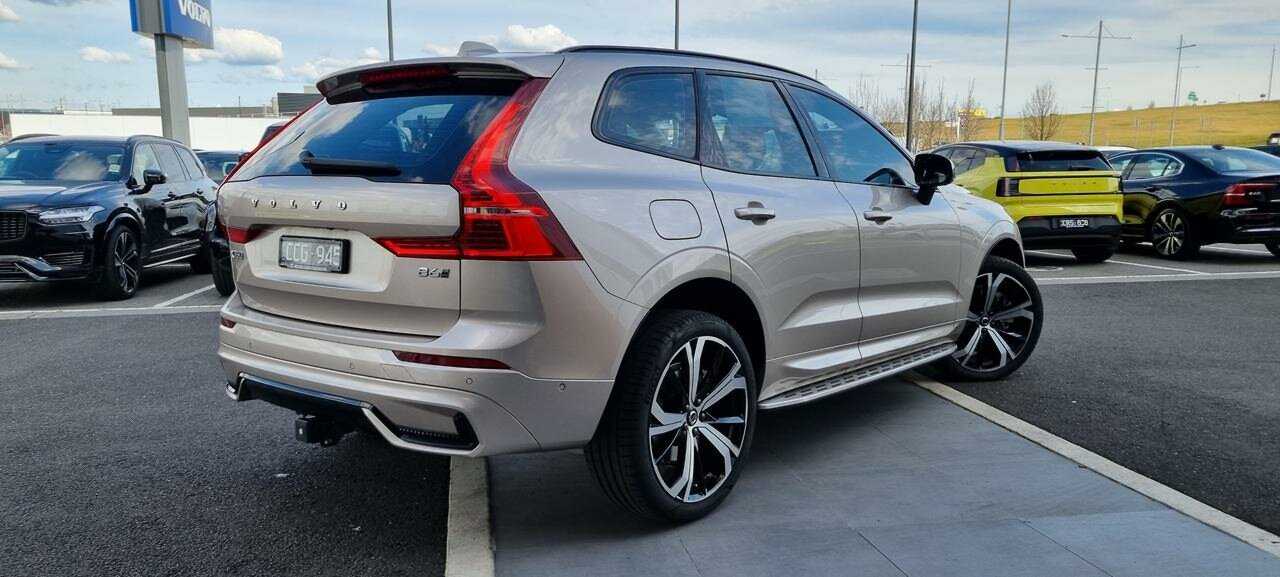 Volvo  XC60 Ultimate, B6 Mild Hybrid, Petrol, Dark