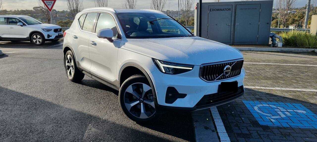 Volvo  XC40 Ultimate, B4 Mild Hybrid, Petrol, Bright