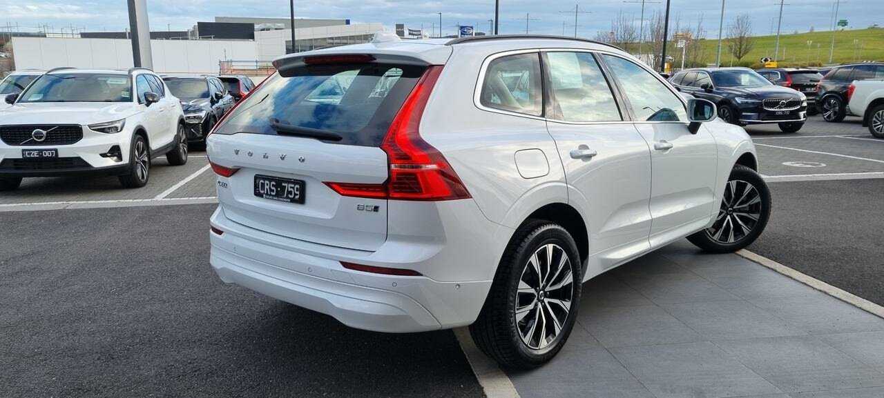 Volvo  XC60 Plus, B5 Mild Hybrid, Petrol