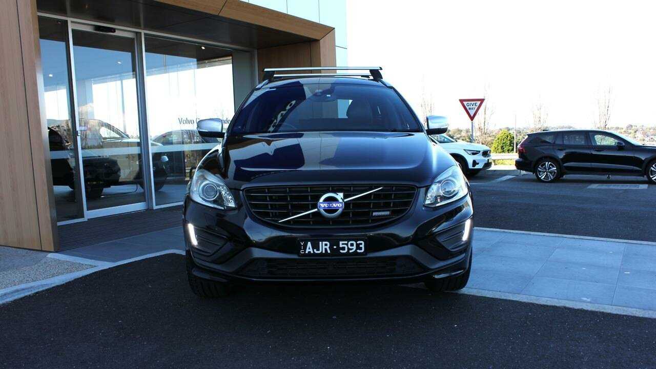 Volvo  XC60 T6 R-Design