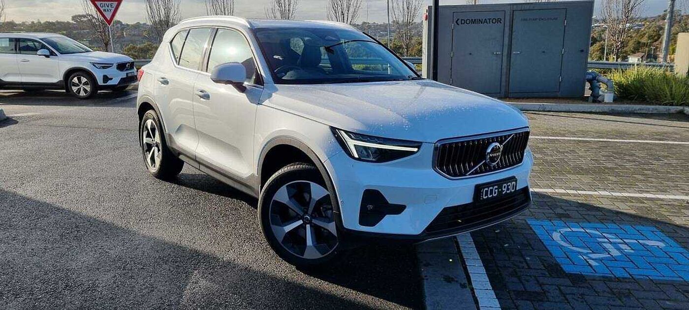 Volvo  XC40 Ultimate, B4 Mild Hybrid, Petrol, Bright