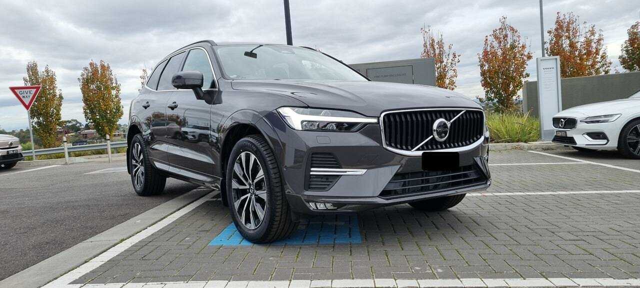 Volvo  XC60 Plus, B5 Mild Hybrid, Petrol