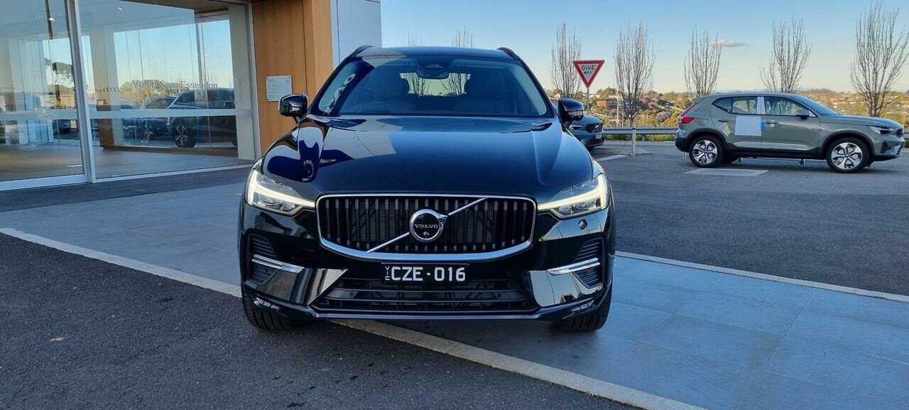 Volvo  XC60 Plus, B5 Mild Hybrid, Petrol