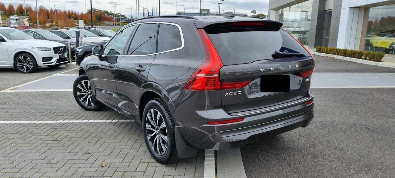 Volvo  XC60 Plus, B5 Mild Hybrid, Petrol