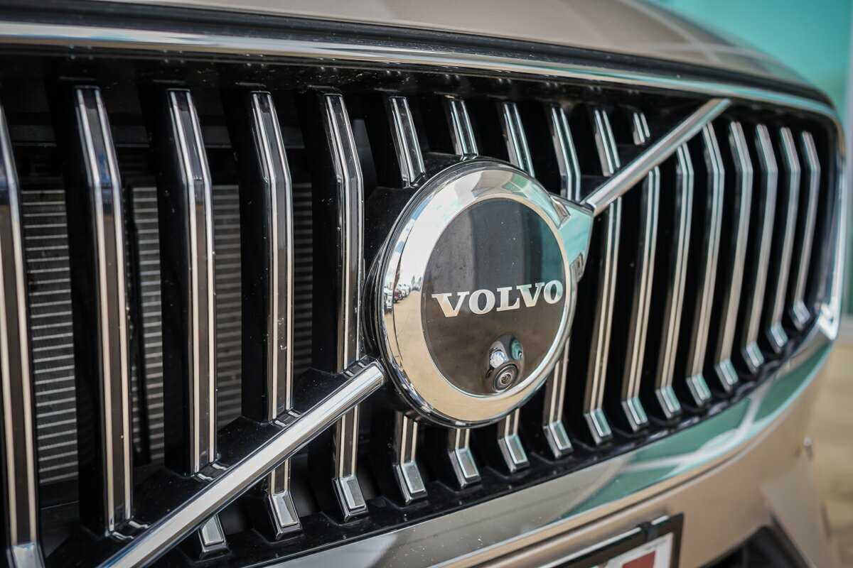 Volvo  XC60 Ultimate, B5 Mild Hybrid, Petrol, Bright