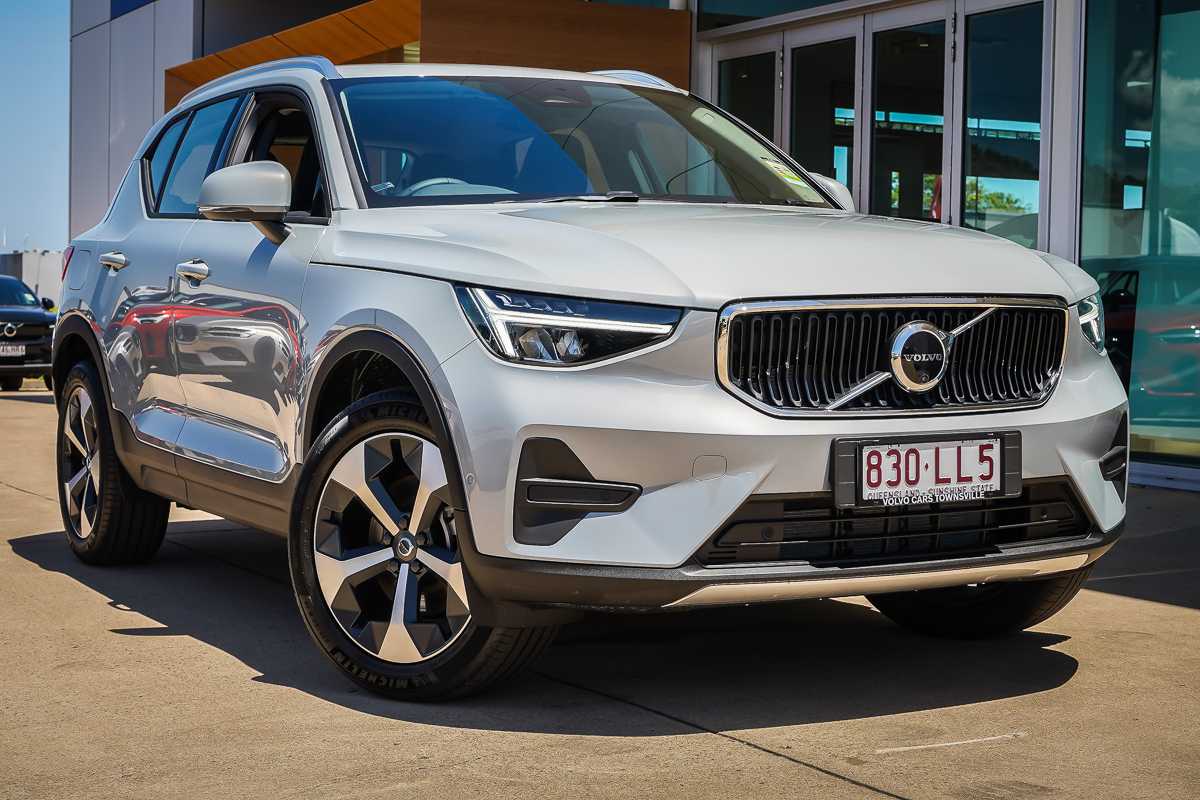 Volvo  XC40 Plus, B4 Mild hybrid, Petrol