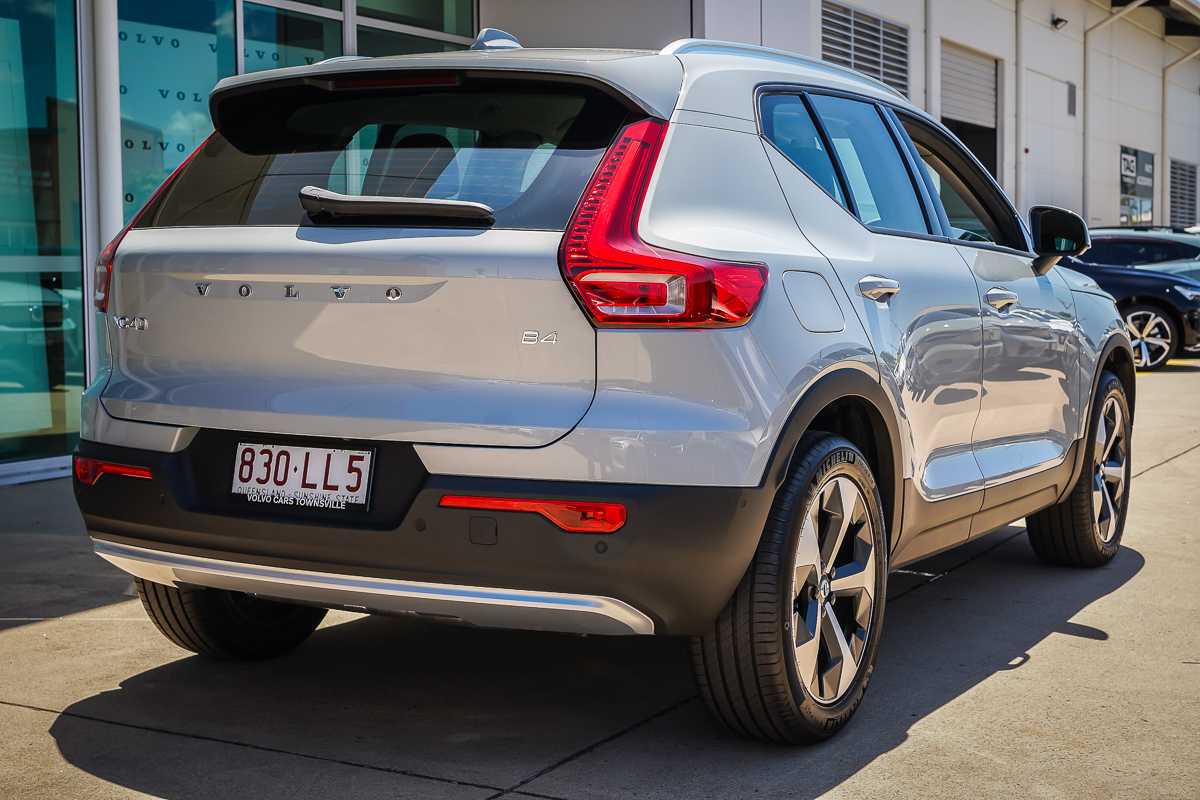 Volvo  XC40 Plus, B4 Mild hybrid, Petrol