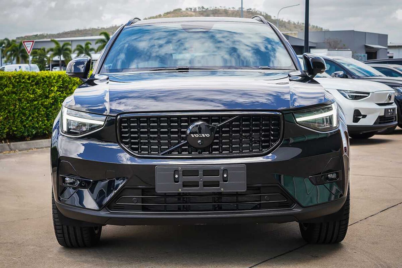 Volvo  XC40 Black Edition Ultra, B4 AWD Mild hybrid, Petrol