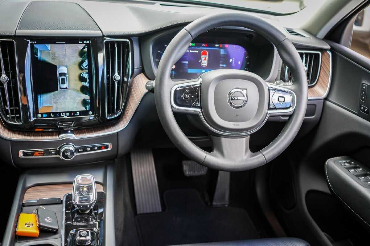 Volvo  XC60 Ultimate, B5 Mild Hybrid, Petrol, Bright