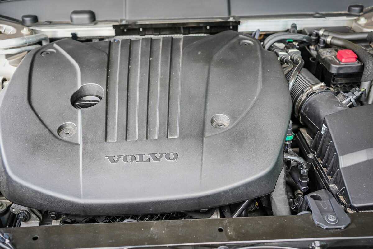 Volvo  XC60 Ultimate, B5 Mild Hybrid, Petrol, Bright