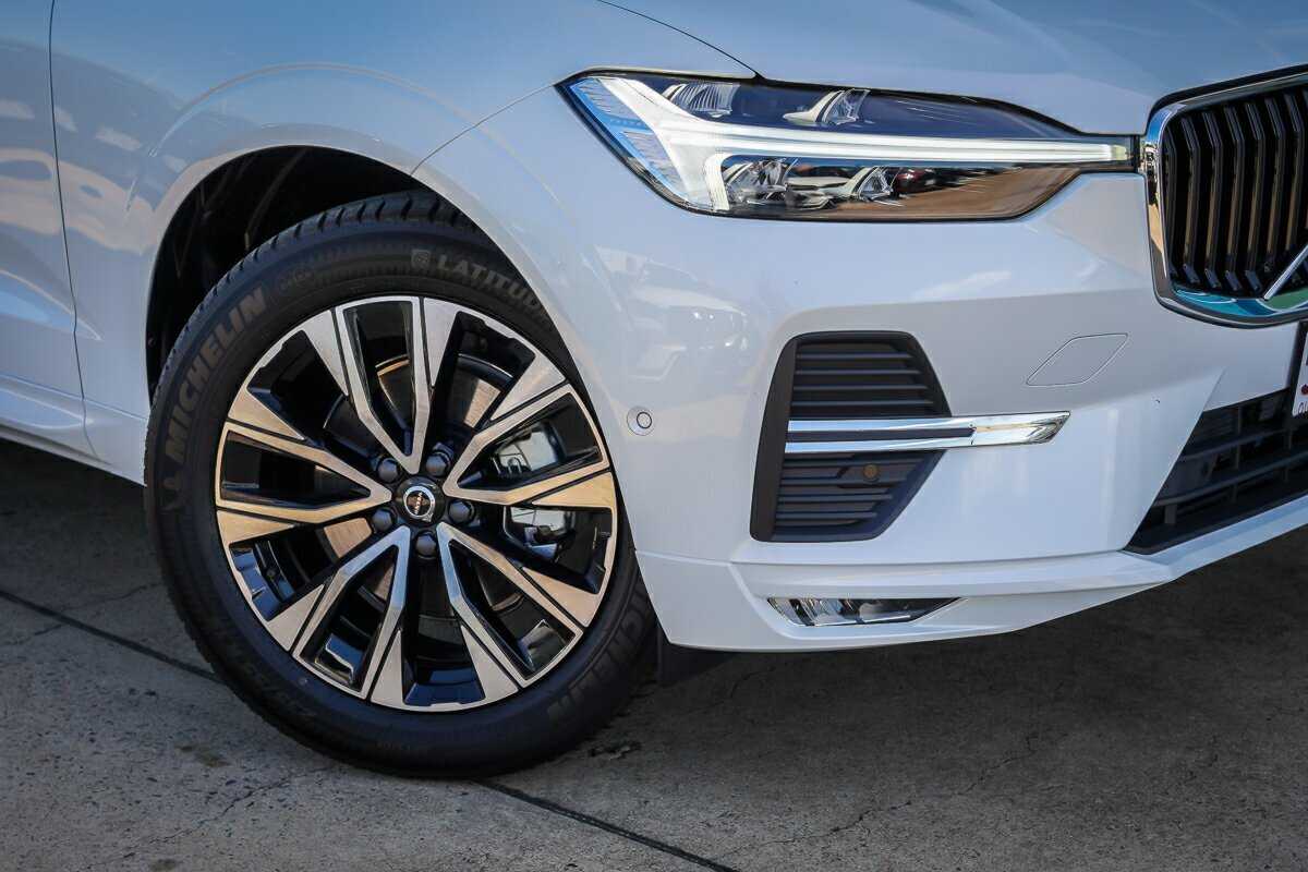 Volvo  XC60 Plus, B5 AWD Mild hybrid, Petrol