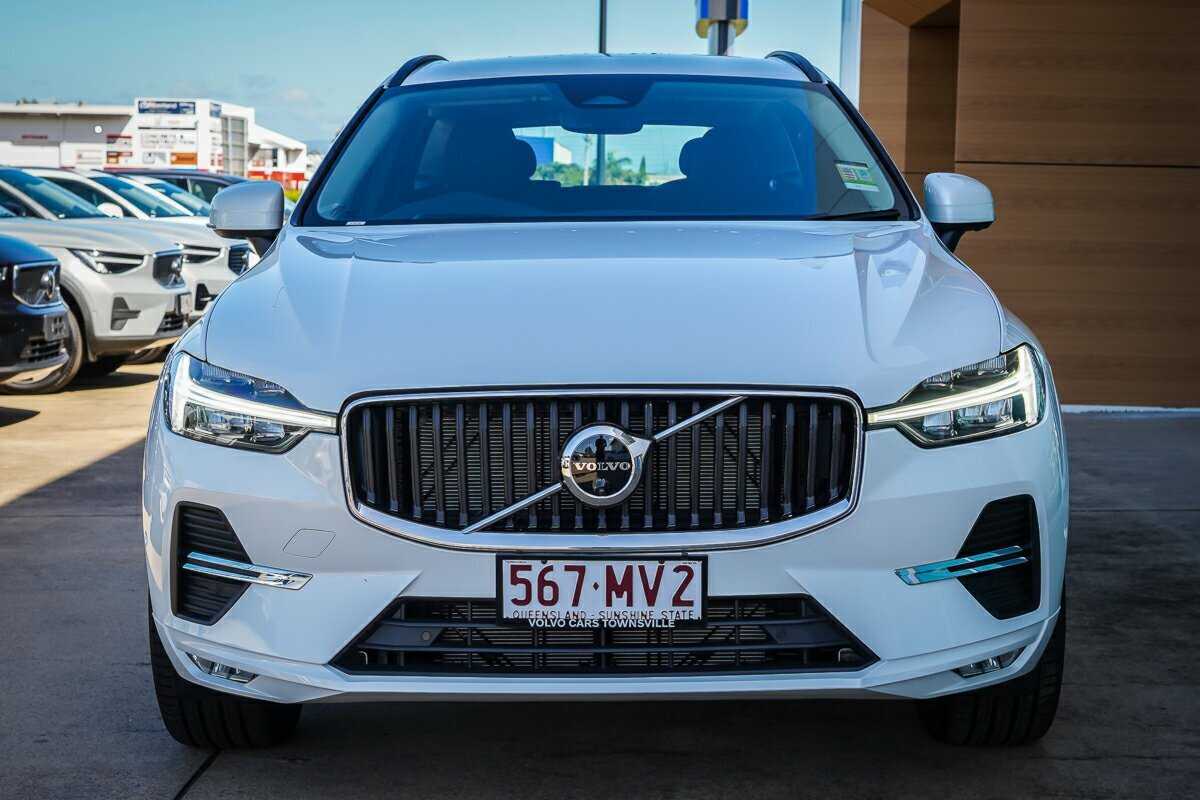 Volvo  XC60 Plus, B5 AWD Mild hybrid, Petrol