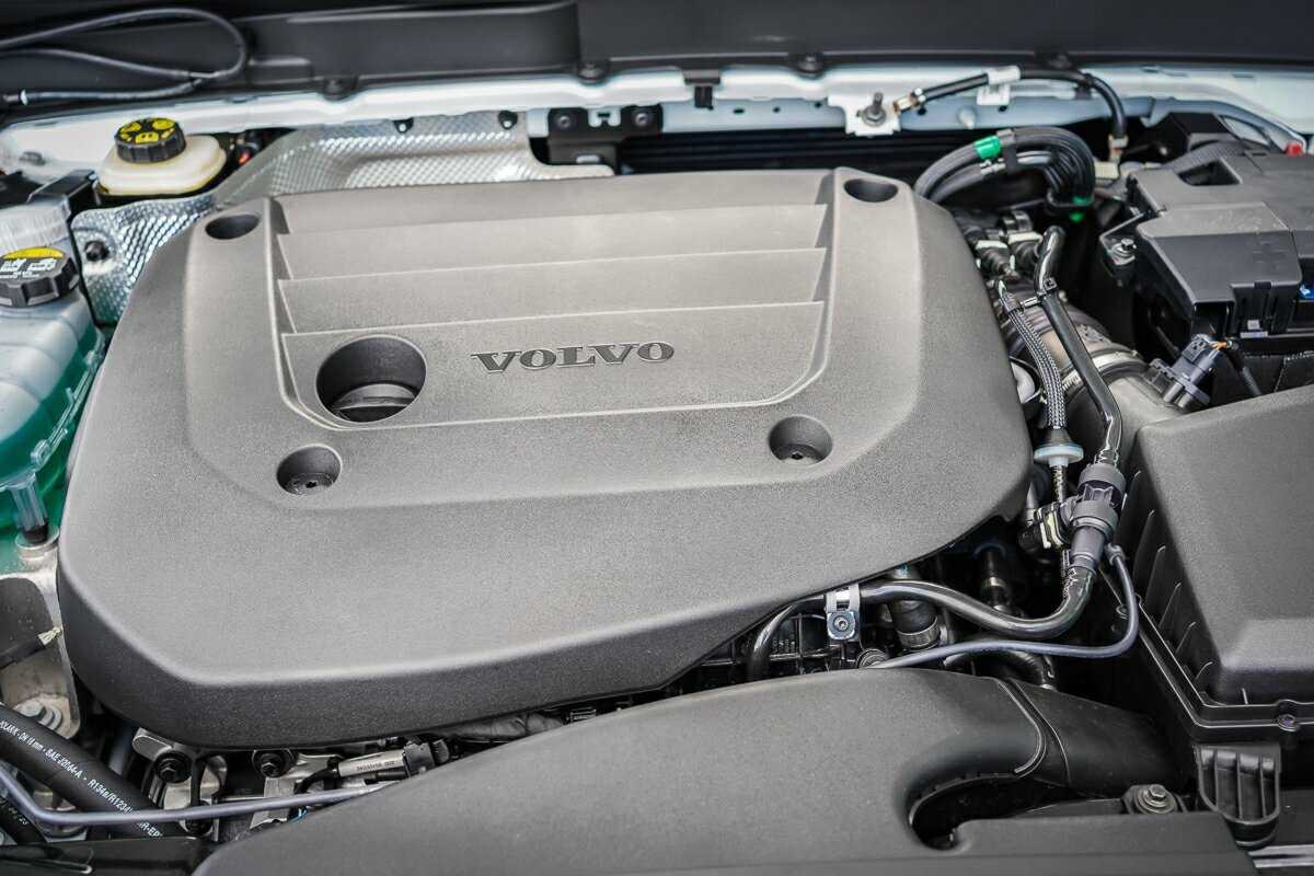 Volvo  XC40 Ultra, B4 AWD Mild hybrid, Petrol, Bright
