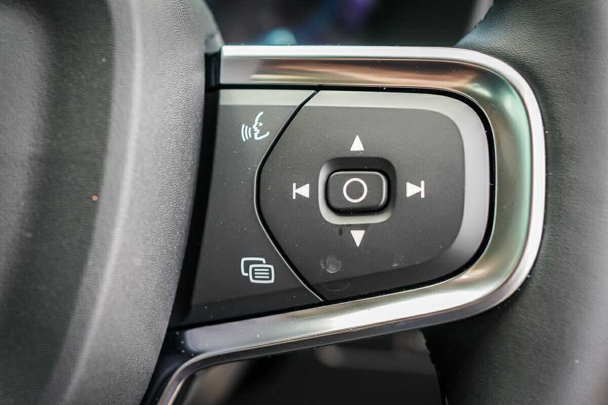 Volvo  XC40 Ultra, B4 AWD Mild hybrid, Petrol, Bright