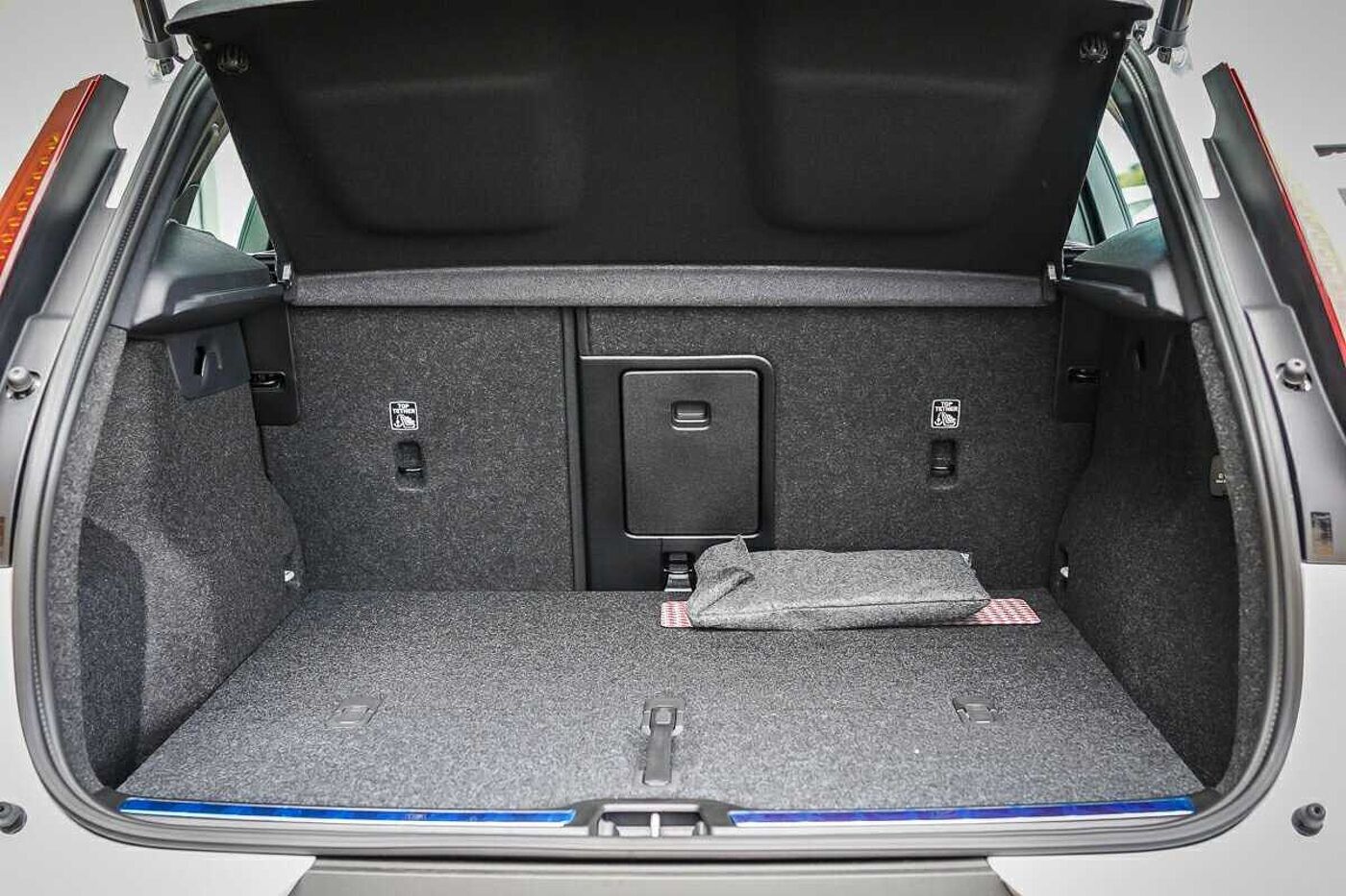 Volvo  XC40 Ultra, B4 AWD Mild hybrid, Petrol, Bright