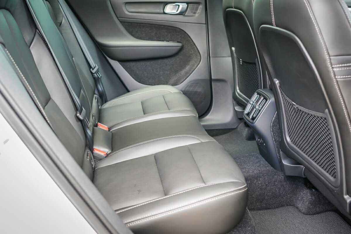Volvo  XC40 Ultra, B4 AWD Mild hybrid, Petrol, Bright