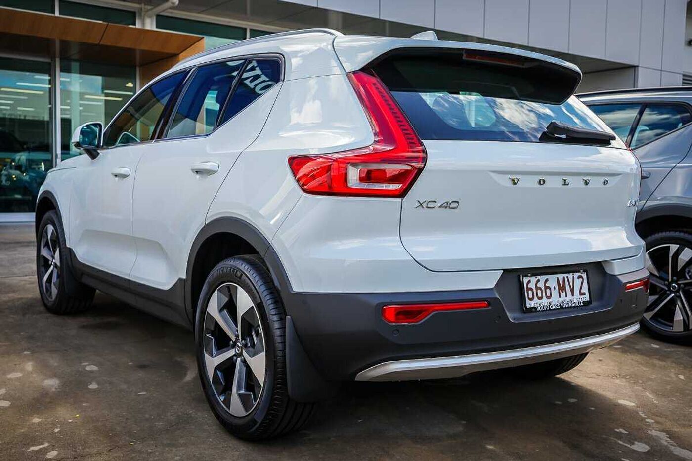Volvo  XC40 Ultra, B4 AWD Mild hybrid, Petrol, Bright