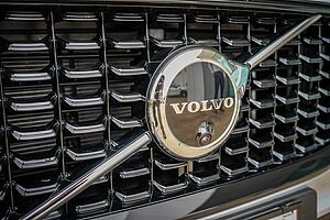 Volvo  XC60 Ultra, T8 AWD Plug-in hybrid, Electric/Petrol, Dark
