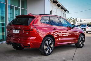 Volvo  XC60 Recharge Plus, T8 AWD Plug-in hybrid, Electric/Petrol, Dark