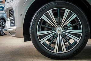 Volvo  XC60 Ultimate, B5 Mild Hybrid, Petrol, Bright