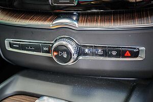 Volvo  XC60 Ultimate, B5 Mild Hybrid, Petrol, Bright
