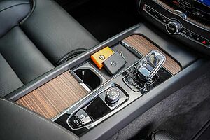 Volvo  XC60 Ultimate, B5 Mild Hybrid, Petrol, Bright