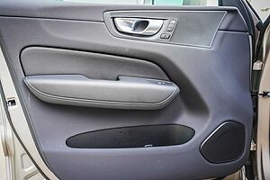 Volvo  XC60 Ultimate, B5 Mild Hybrid, Petrol, Bright