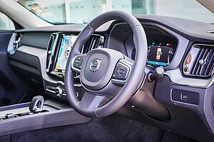 Volvo  XC60 Plus, B5 AWD Mild hybrid, Petrol