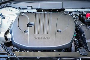 Volvo  XC60 Plus, B5 AWD Mild hybrid, Petrol
