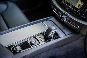 Volvo  XC60 Plus, B5 AWD Mild hybrid, Petrol