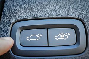 Volvo  XC60 Plus, B5 AWD Mild hybrid, Petrol