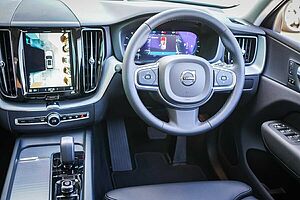 Volvo  XC60 Plus, B5 AWD Mild hybrid, Petrol