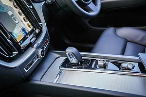 Volvo  XC60 Plus, B5 AWD Mild hybrid, Petrol